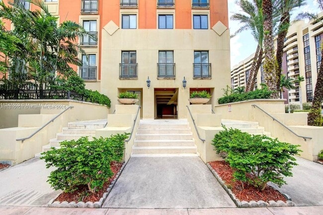 Building Photo - 671 Biltmore Way