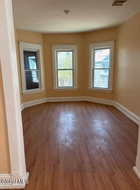 Foto del edificio - 1075 Pleasant St