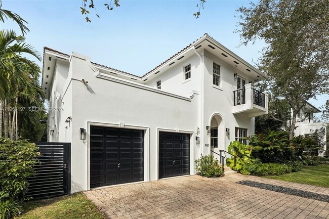 Building Photo - 7420 SW 54th Ct