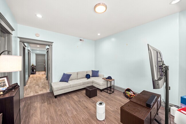Foto del edificio - 4104 W 24th Pl