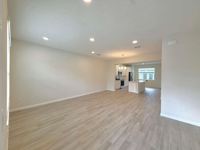 Building Photo - 15517 Bay Brg St