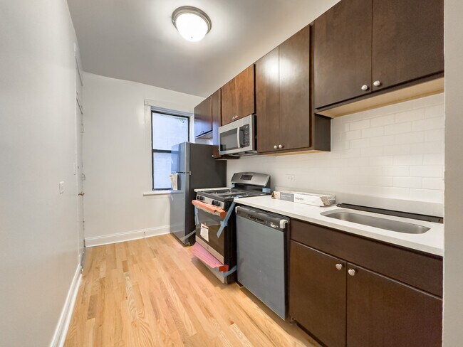 Foto del edificio - 1540 N Kedzie Ave