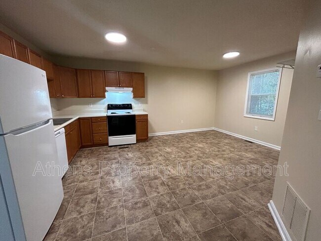 Foto del edificio - 1804 Cedar Shoals Dr