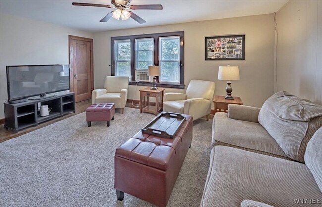 Foto del edificio - 118 Nassau Ave