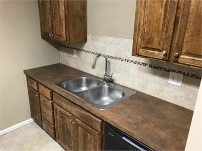 Foto del edificio - 608 W Market St