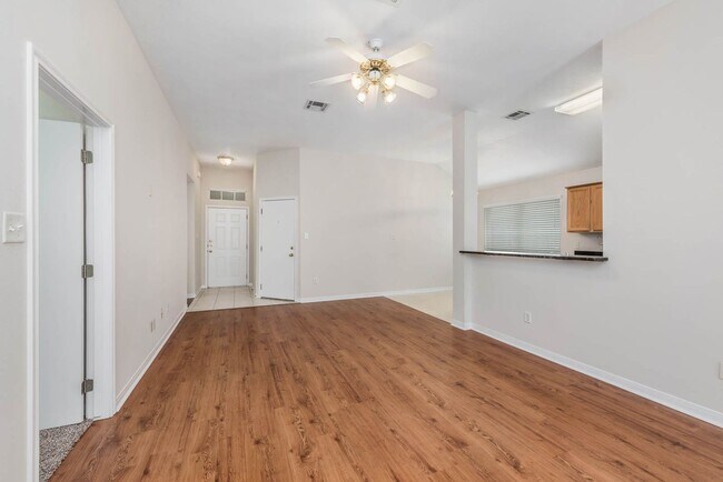 Foto del edificio - Gorgeous 3 Bed, 2 Bath in Edelweiss Estates!