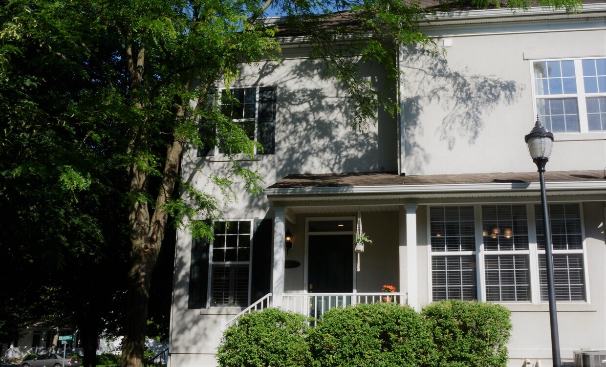 Welcome to 212 Lantern Dr. - 212 Lantern Drive