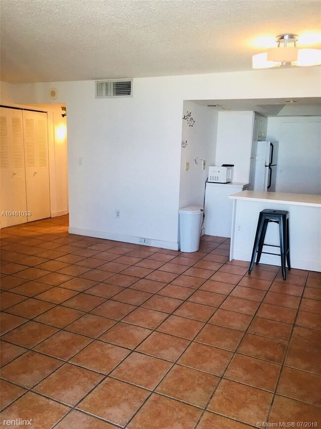 Foto del edificio - 365 Ocean Dr