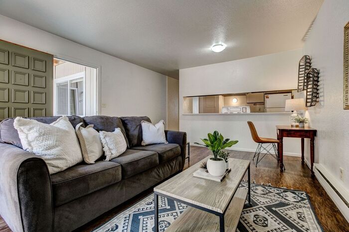 Foto principal - 814 Stone Mountain Dr