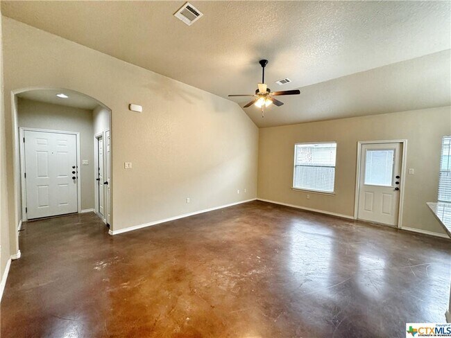 Building Photo - 2609 Pahmeyer Rd