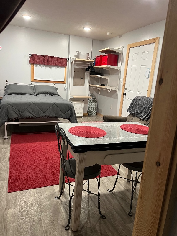 Building Photo - 1987 Weyers Cave Rd