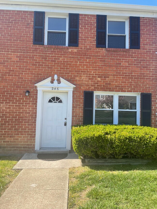 Building Photo - 246 Allen Road