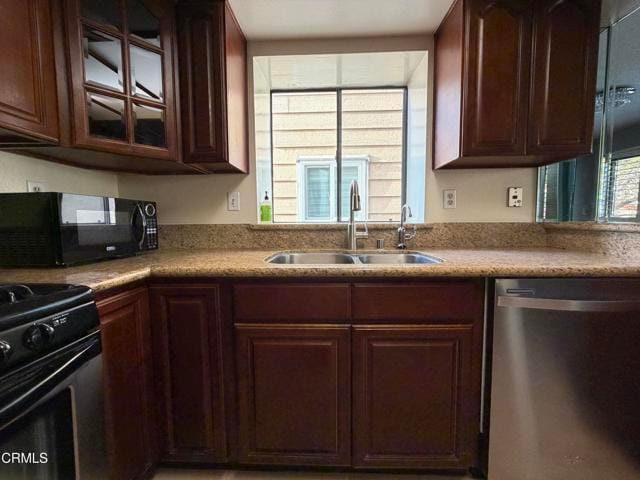 Building Photo - 456 E San Jose Ave