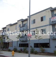 Primary Photo - 7355 Balboa Blvd