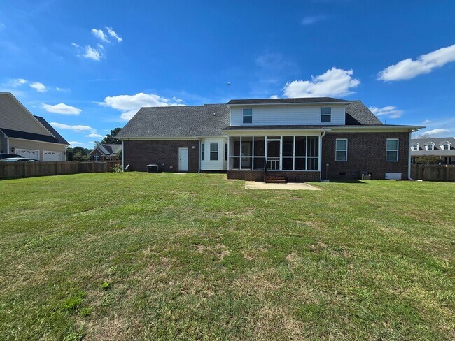 Building Photo - 2815 Prioress Dr