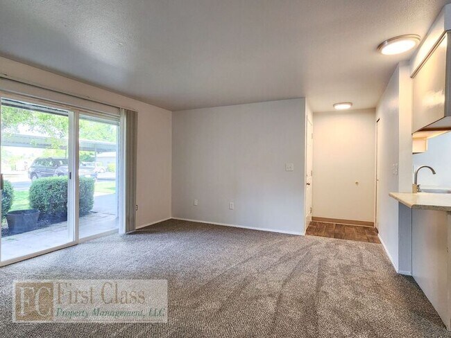 Building Photo - 1215 NW 183rd Ave