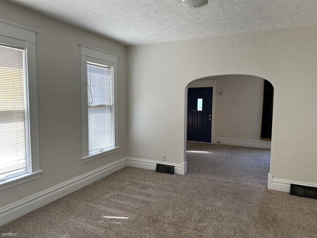 Foto del edificio - 2 br, 1.5 bath Triplex - 1514 Coit Ave NE ...