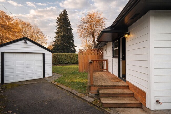 Building Photo - r3008unanderavev