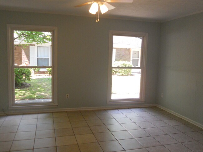 Building Photo - 612 Cypress Dr
