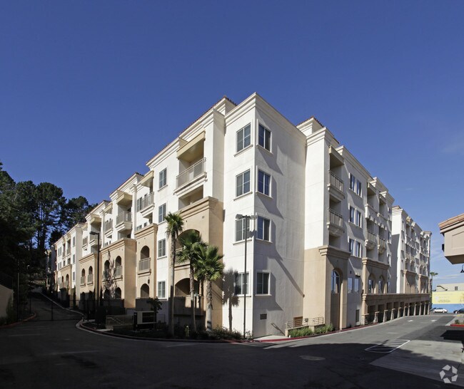 Building Photo - Peninsula Del Ray