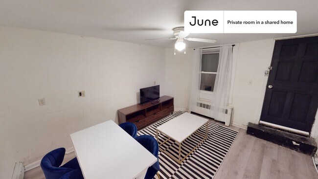 Foto del edificio - Private bedroom in 4 bed/2 bath Home