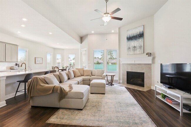 Foto del edificio - 50 Wyatt Oaks Dr