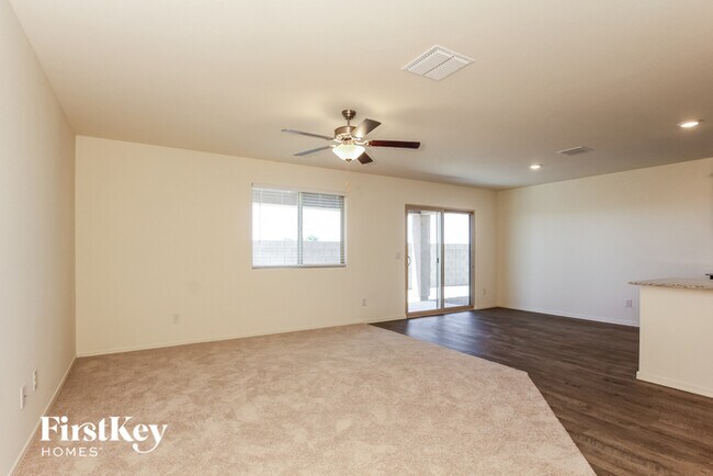 Building Photo - 8470 S 258th Dr