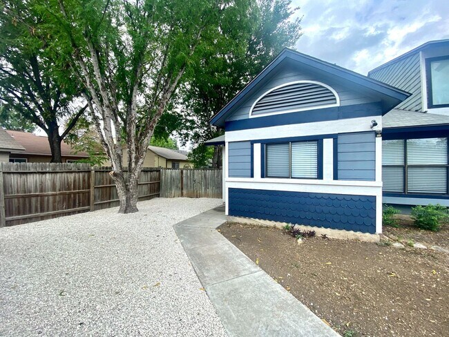 Building Photo - 11744 Spring Ridge