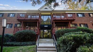 Building Photo - 2802 Dartmouth Rd