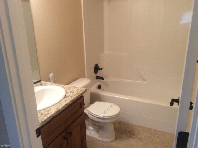 Foto del edificio - 3 br, 2.5 bath Townhome - 231 North 33rd C...