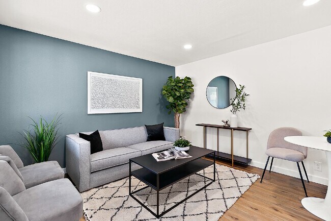 Foto del edificio - Newly Remodeled 1-Bedroom Duplex Unit with...