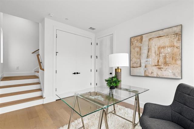 Foto del edificio - 815 E 5th St