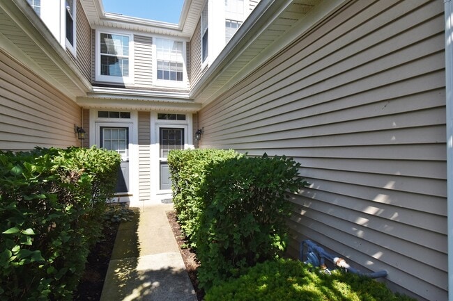 Building Photo - 1815 Moore Ct