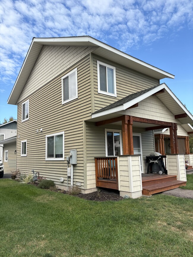 Foto del edificio - 463 Aspen Ct