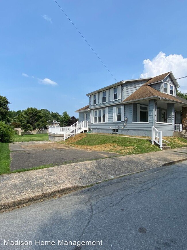 Building Photo - 2 br, 1 bath House - 307 Delong Ave