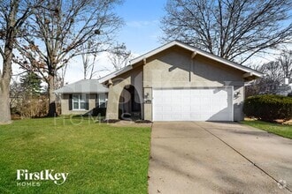 Building Photo - 213 Hollyberry Ct