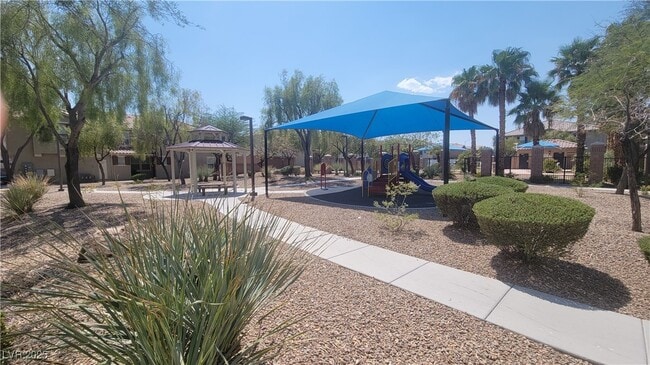 Foto del edificio - 4350 Westbury Square St