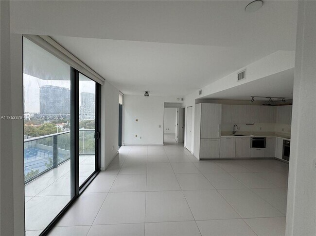 Foto del edificio - 501 NE 31st St
