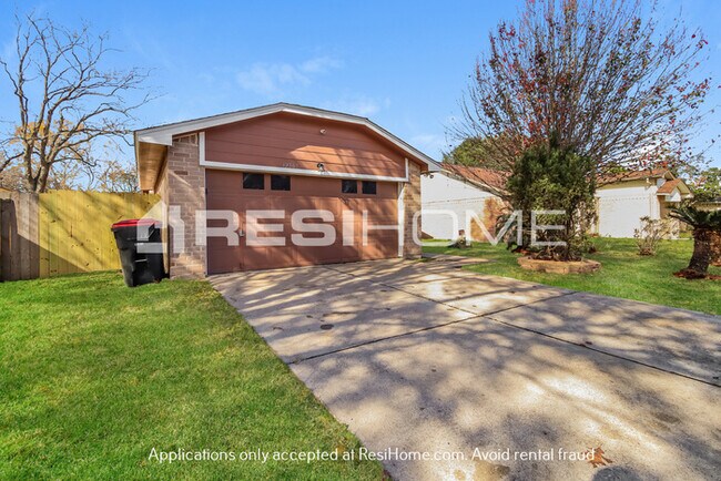 Foto del edificio - HOME FOR RENT!