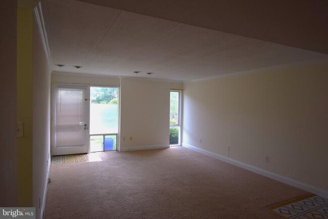 Building Photo - 2635 Fort Farnsworth Rd