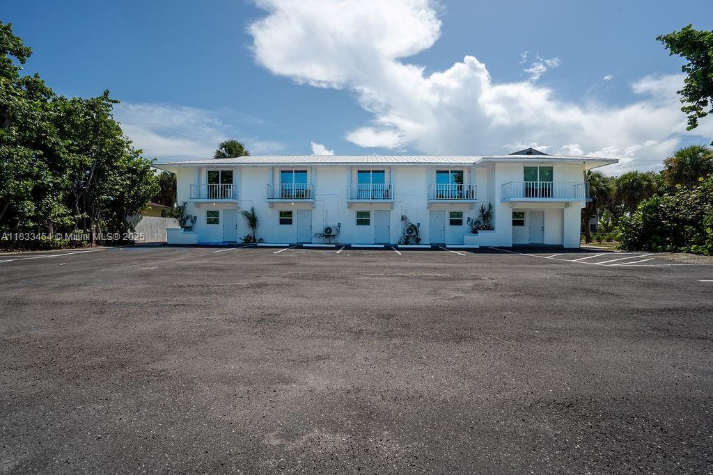 Primary Photo - 2305 Tamarind Dr