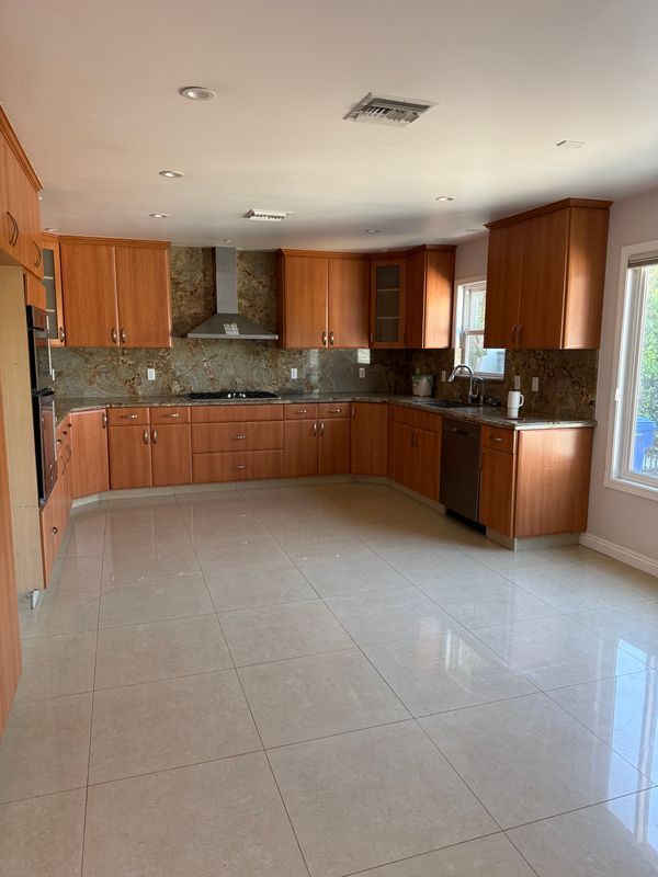 Foto del edificio - 5906 Graves Ave