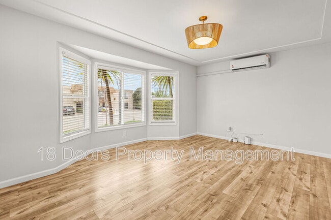 Foto del edificio - 4535 Winona Ave