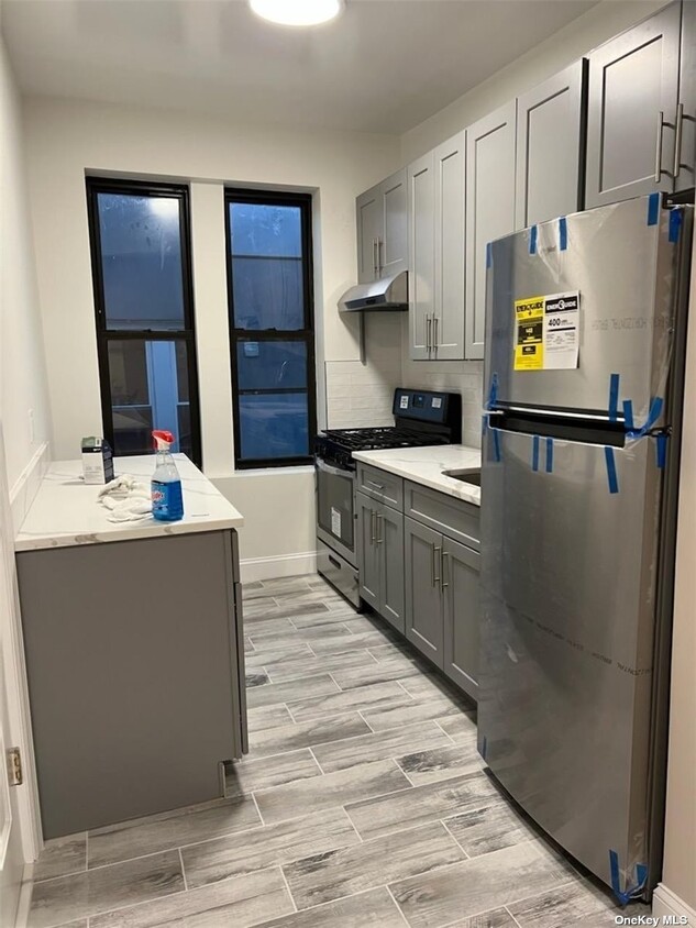 Foto principal - 79-17 32nd Ave
