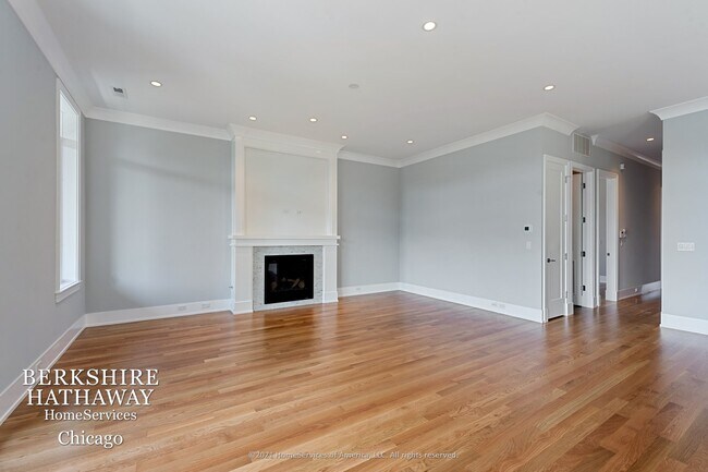 Foto del edificio - 1235 N Greenview Avenue