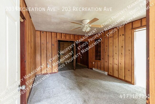Foto del edificio - 203 Recreation Ave