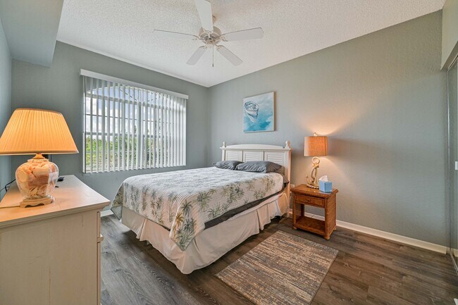 Foto del edificio - ** 1 Bed/1 Bath ~ Fully Furnished ~ Short ...