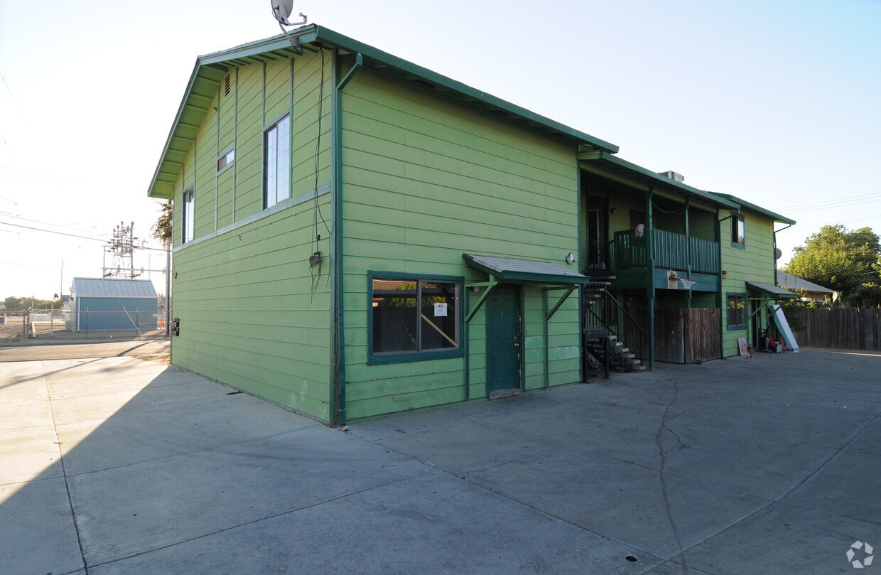 Foto del edificio - 1425 Eucalyptus Ave