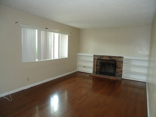 Building Photo - 251 Magill St