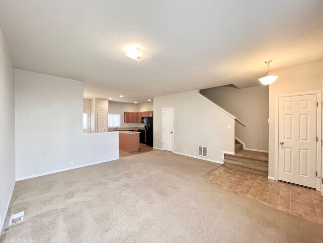 Building Photo - Spacious 2 Bed/2/5 Bath Townhome at The Bluffs at Spring Creek